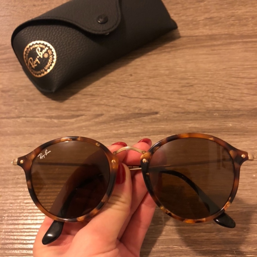 Used Ray Ban Round Fleck Sunglasses brown
